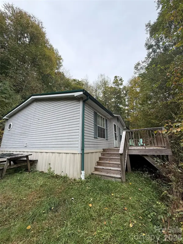 86 Bobcat Road, Maggie Valley, NC 28751