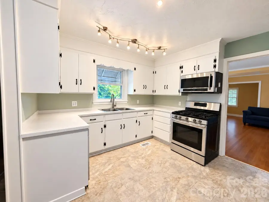 330 Holly Avenue, Salisbury, NC 28147 - #2