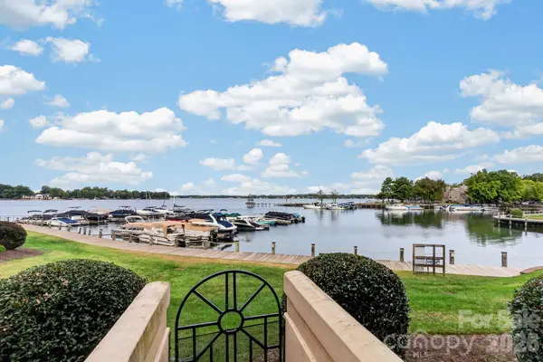 822 Southwest Drive, Davidson, NC 28036