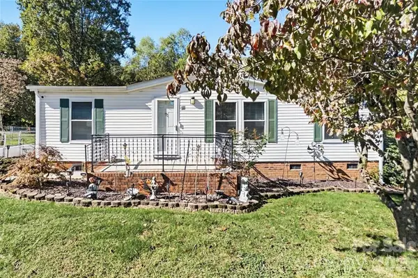 111 Mountain Brook Drive, Bessemer City, NC 28016