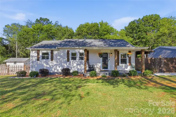 1825 Mollys Backbone Road, Sherrills Ford, NC 28673