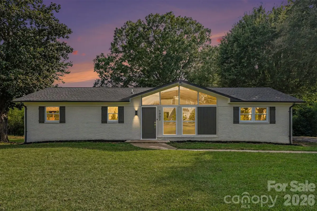 1902 19th Avenue Ne, Hickory, NC 28601 - #1