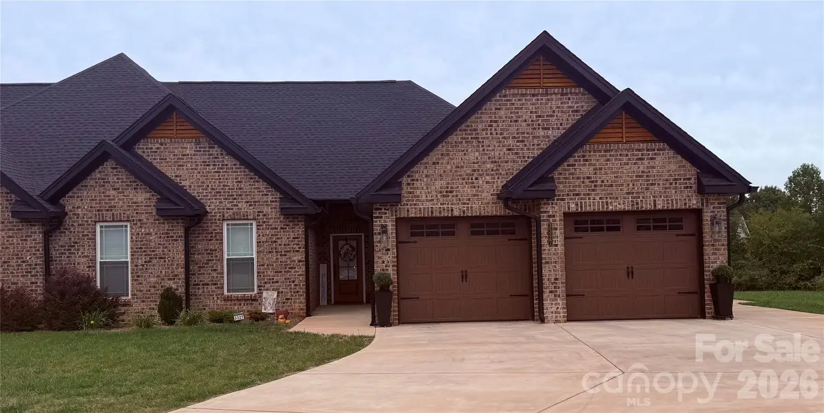 3327 48th Avenue Ne, Hickory, NC 28601 - #1