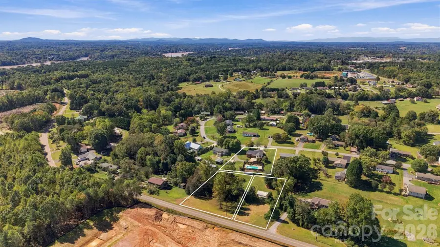 139 Greenlea Circle, Taylorsville, NC 28681 - #2