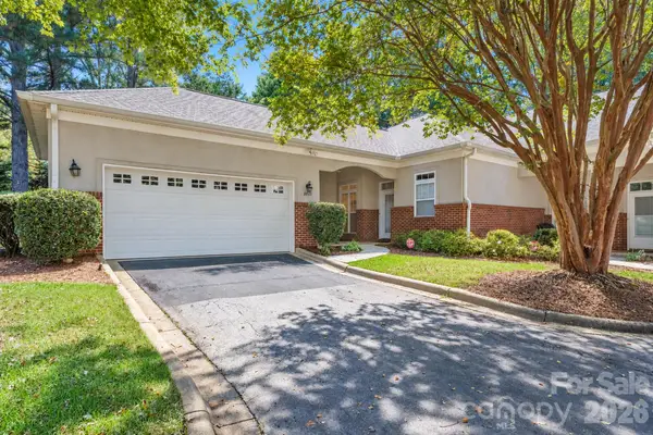 8845 Legacy Lake Lane, Charlotte, NC 28269
