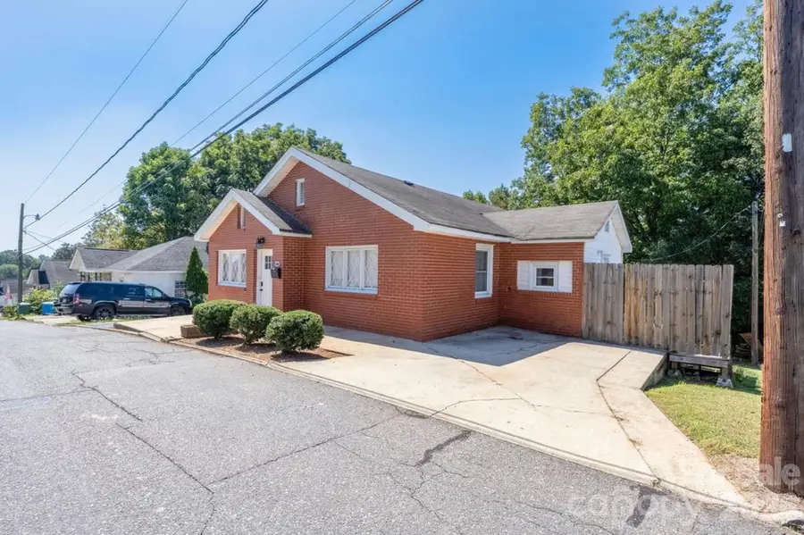 387 Woodlawn Street, Cramerton, NC 28032 - #2