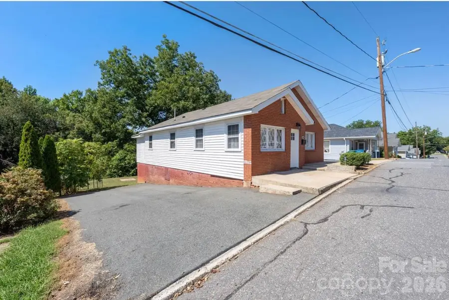 387 Woodlawn Street, Cramerton, NC 28032 - #3