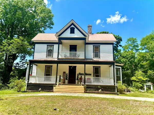 219 Stoney Mountain Road, Hendersonville, NC 28791