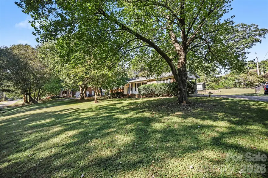 402 Sunset Circle, Dallas, NC 28034 - #3