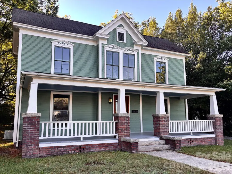 907 S Fulton Street, Salisbury, NC 28144 - #2
