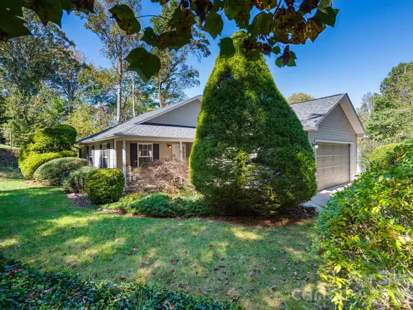 103 Amelia Drive, Hendersonville, NC 28792