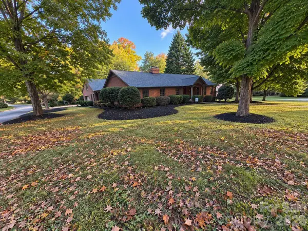 701 Manning Drive, Charlotte, NC 28209