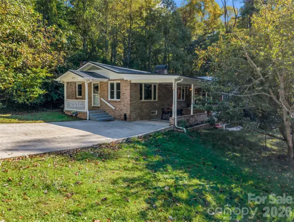 913 Dorothy Street, Hendersonville, NC 28791