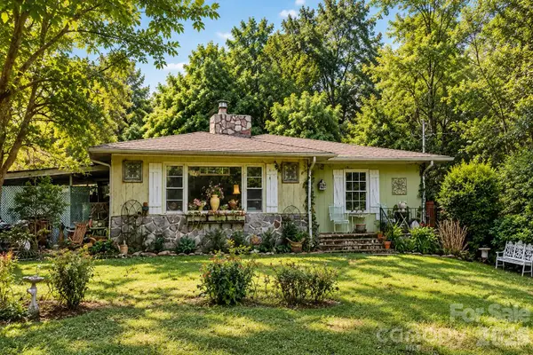 12 Nature Lane, Waynesville, NC 28786