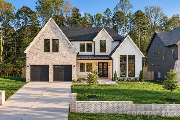 215 Smithfield Drive, Charlotte, NC 28270