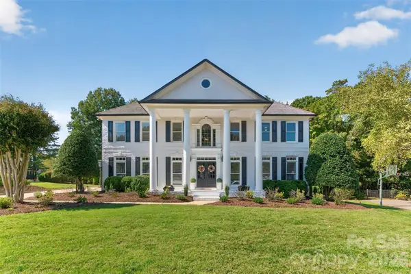 8634 Woodmere Crossing Drive, Charlotte, NC 28226