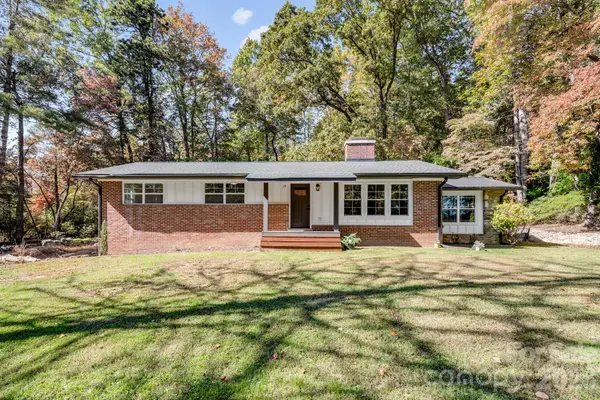 174 Twisted Tree Lane, Horse Shoe, NC 28742