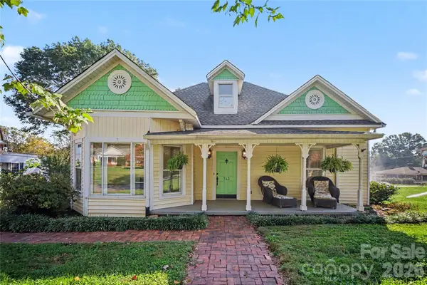 743 S College Avenue, Newton, NC 28658