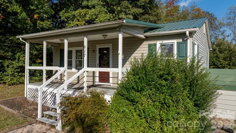 617 Hawthorne Street, Hudson, NC 28638 - #2