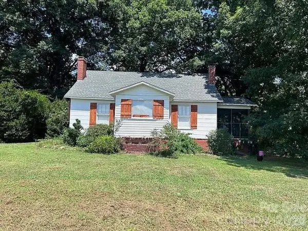 4831 Sulphur Springs Road Ne, Hickory, NC 28601