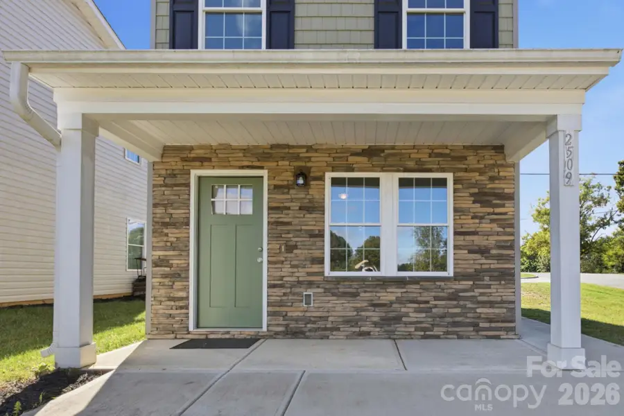 2509 Snow Creek Road Ne, Hickory, NC 28601 - #2