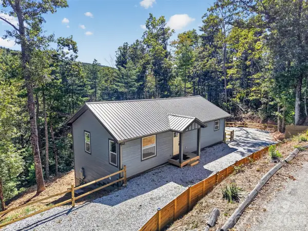 594 Mcmillan Drive, Hendersonville, NC 28792