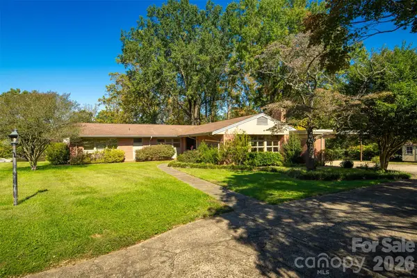 160 17th Avenue Nw, Hickory, NC 28601