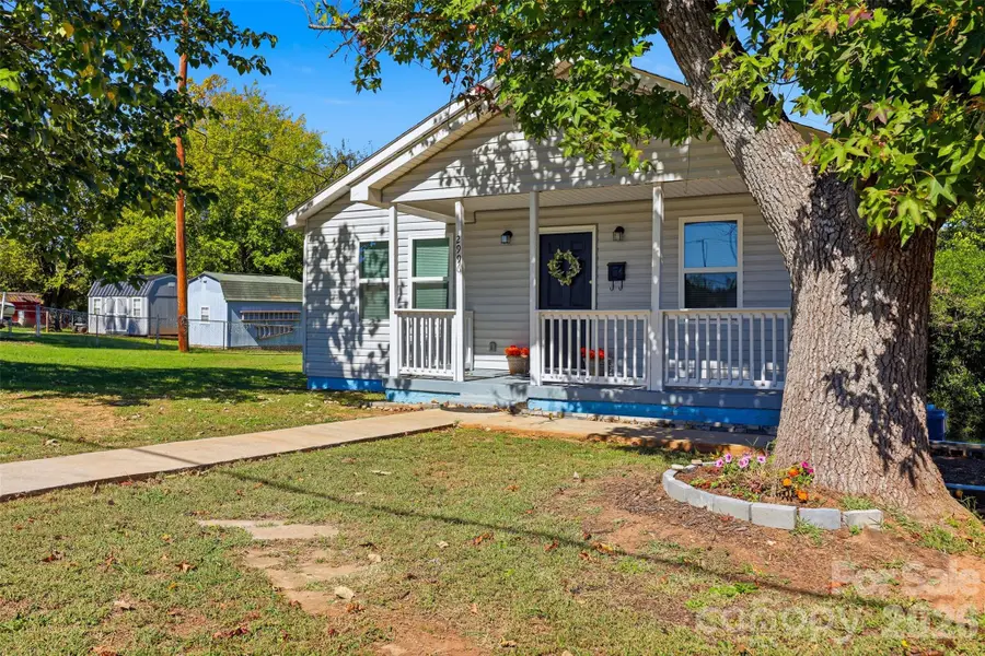 2996 1st Avenue Nw, Hickory, NC 28601 - #3