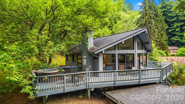 266 Chestnut Walk Drive, Waynesville, NC 28786