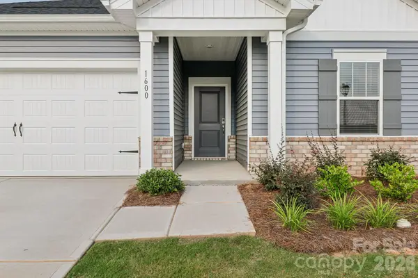 2302 Snapdragon Court, Stanley, NC 28164