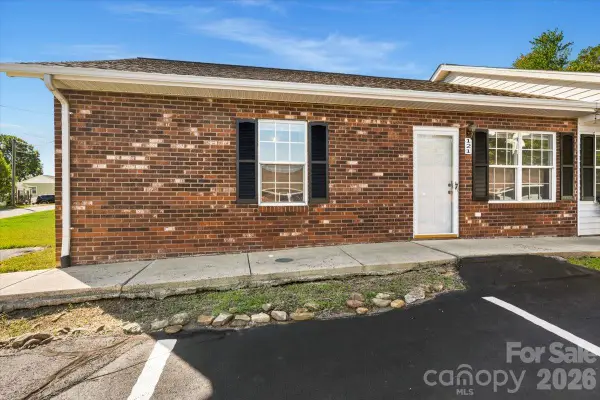 121 24th Street Nw, Hickory, NC 28601