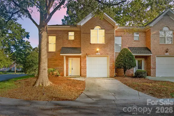 4766 Hunter Crest Lane, Charlotte, NC 28209