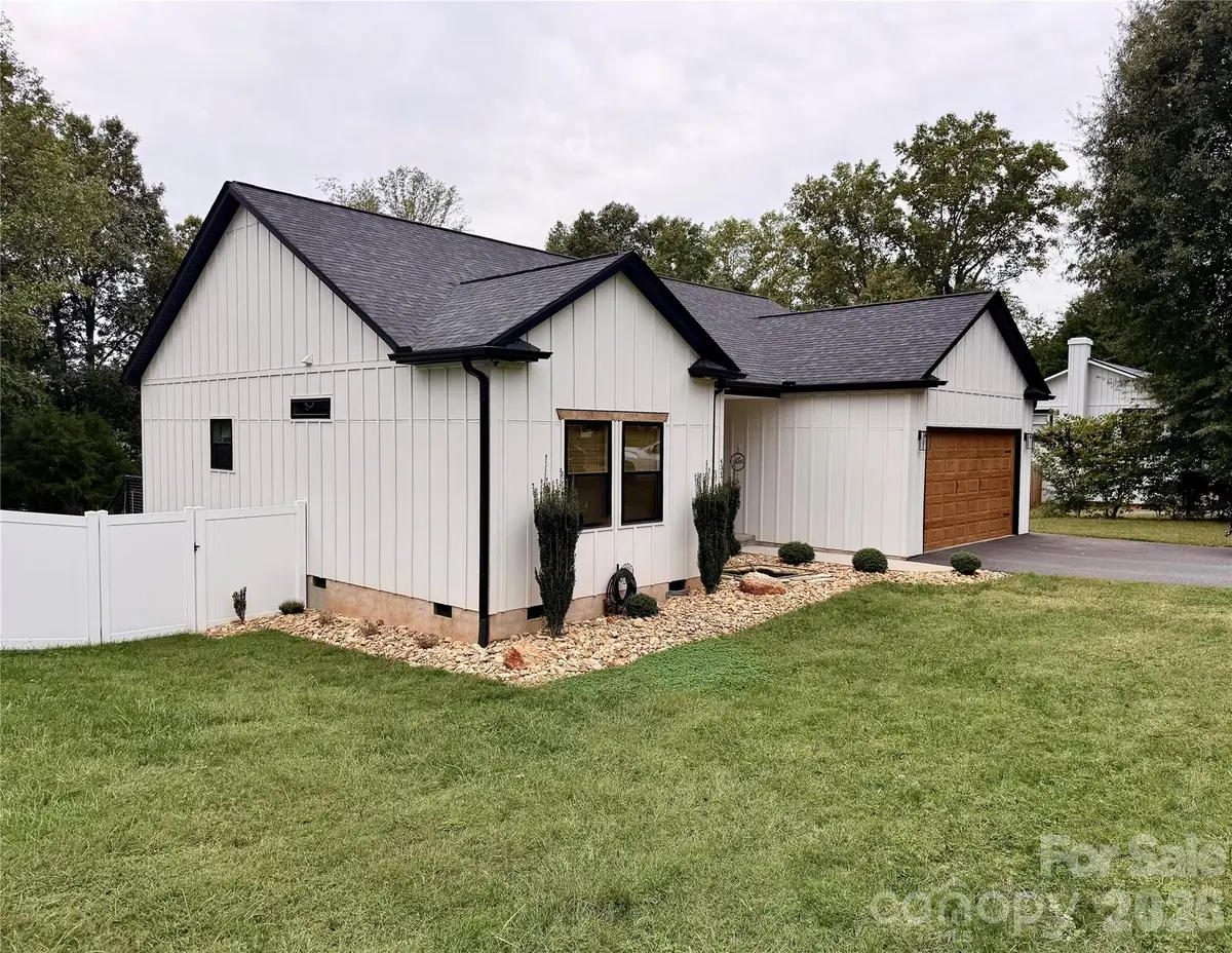 4347 Greenbriar Drive #3, Hickory, NC 28602 - #1