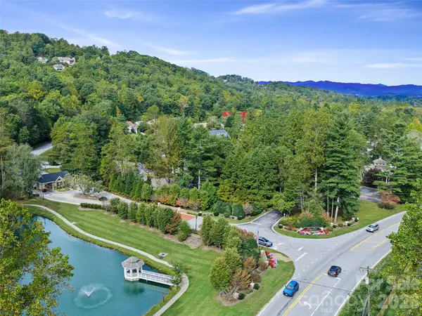 55 High Fields Court, Hendersonville, NC 28791