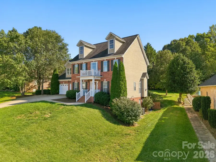 5045 Old River Drive, Hickory, NC 28602 - #2