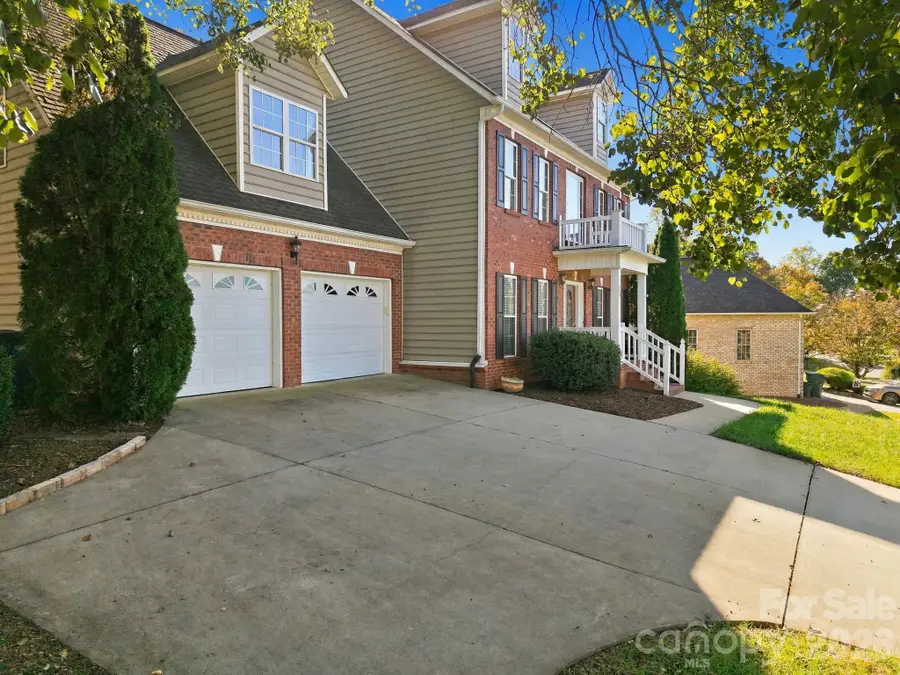 5045 Old River Drive, Hickory, NC 28602 - #3