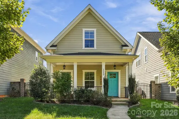 7544 Fairway Villa Circle, Denver, NC 28037