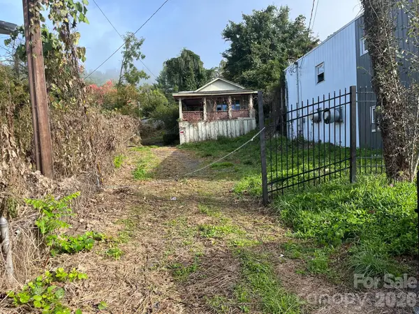 605 Oak Avenue, Spruce Pine, NC 28777