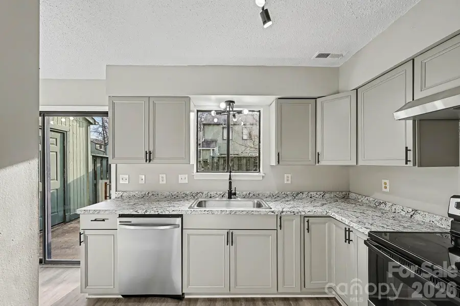 6134 Bent Tree Court, Charlotte, NC 28212 - #2