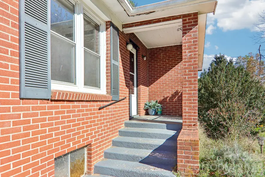 81 & 88 Nesbitt Street, Waynesville, NC 28786 - #2