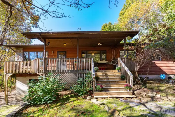 65 Chestnut Hill Road, Black Mountain, NC 28711