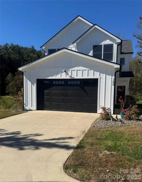 160 Leyland Circle, Hendersonville, NC 28792
