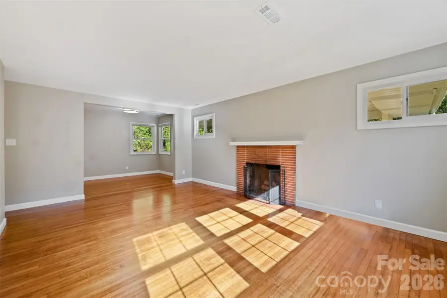 1 Valle Vista Drive, Asheville, NC 28804 - #3