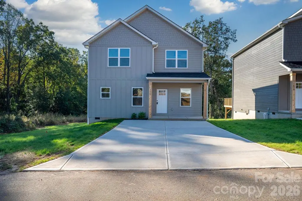 1429 10th Avenue Sw, Hickory, NC 28602 - #1