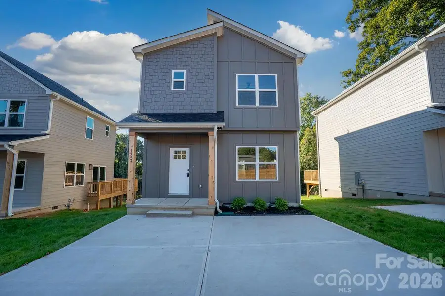 1433 10th Avenue Sw, Hickory, NC 28602 - #2