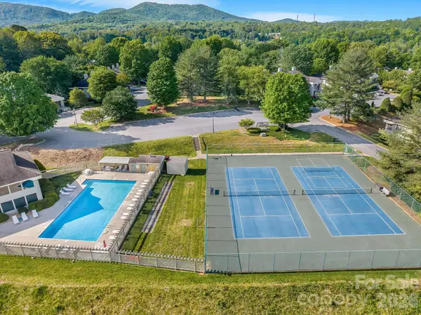 1605 Abbey Circle, Asheville, NC 28805