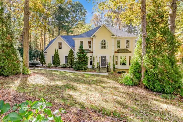 107 Sunningdale Drive, Flat Rock, NC 28731