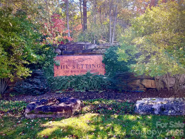 9 Settings Boulevard #36, Black Mountain, NC 28711