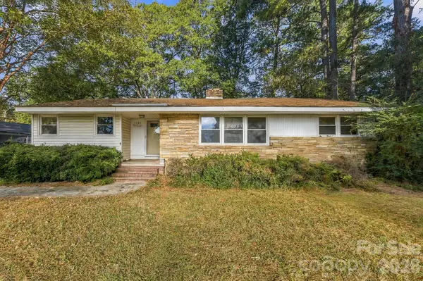 1427 Westbrook Circle, Gastonia, NC 28052