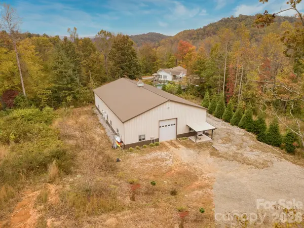 478 South Bobs Creek Road, Zirconia, NC 28790